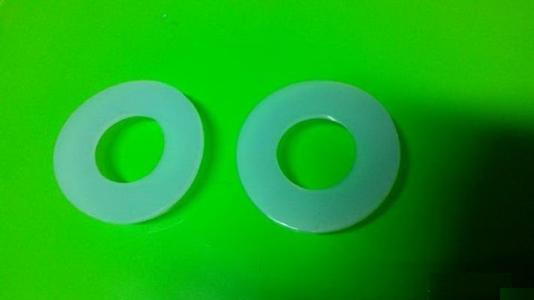 打壳出铝装置绝缘材料